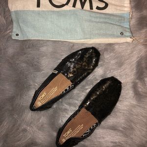 Black cheetah toms